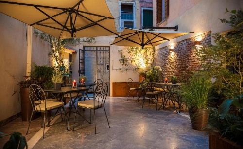 Liassidi Wellness Suites image 27